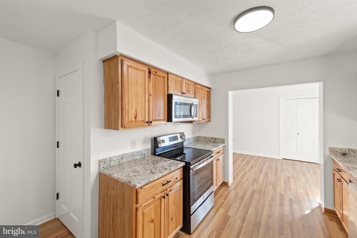 120 Amelia Avenue photo 13