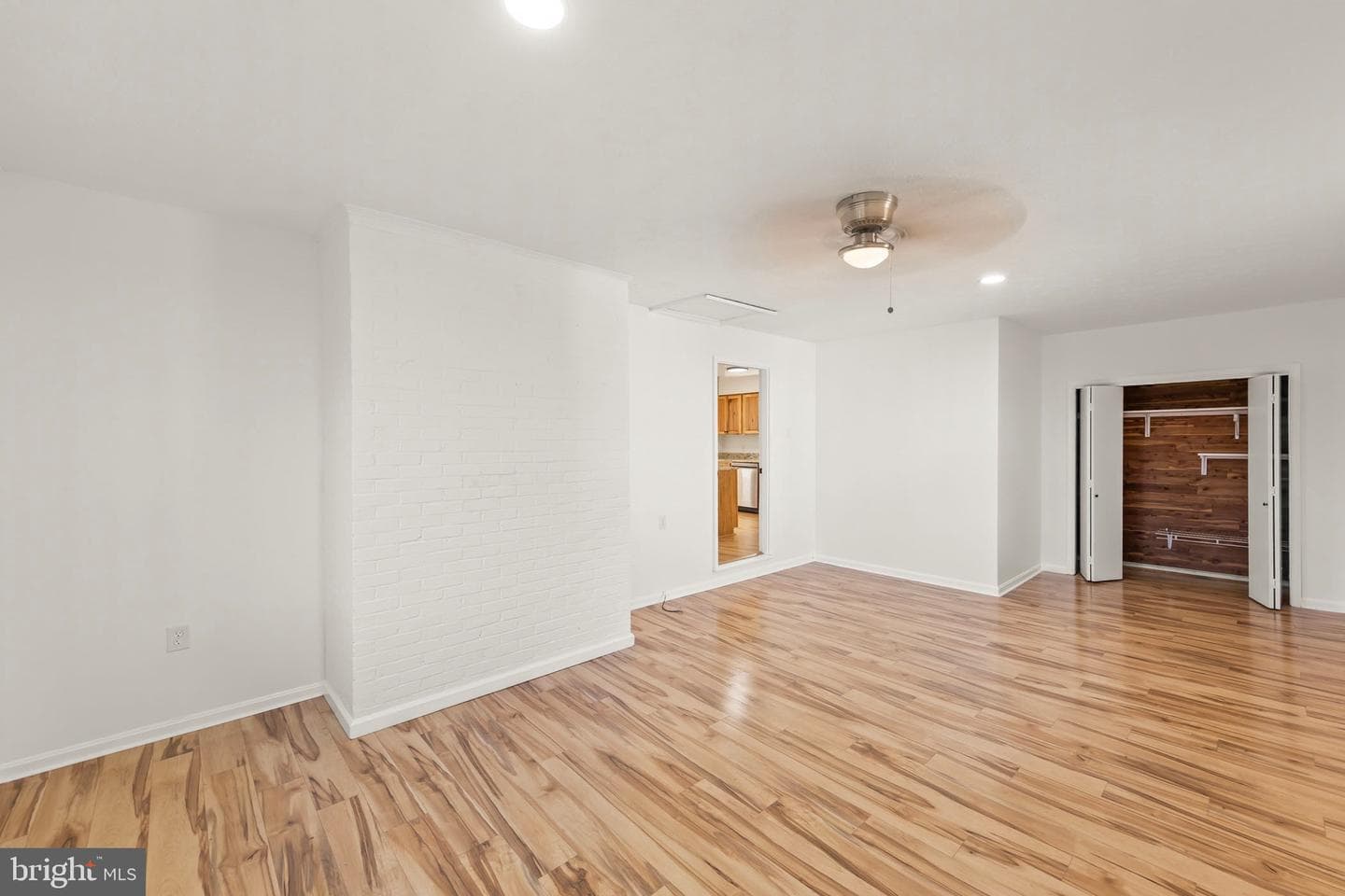 120 Amelia Avenue photo 16