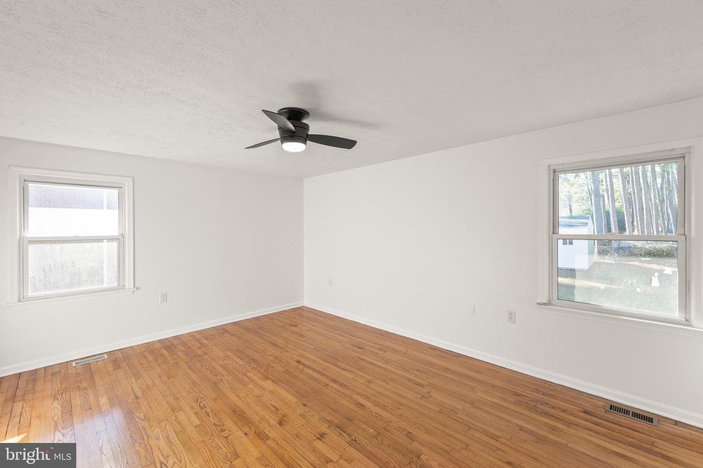 120 Amelia Avenue photo 19