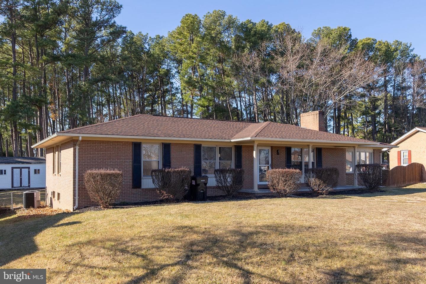 120 Amelia Avenue photo 2