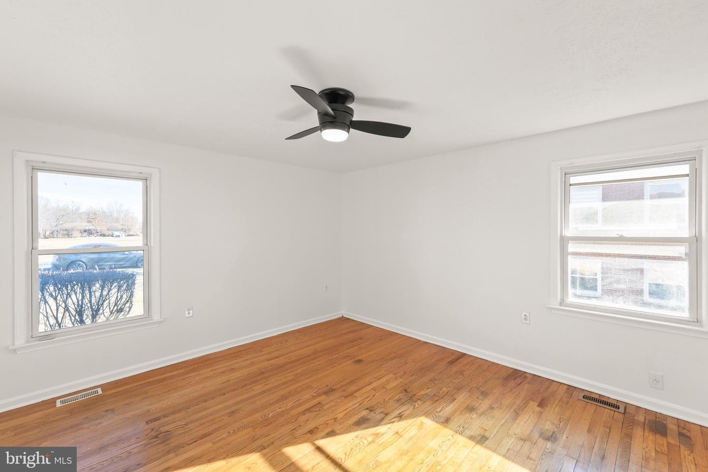 120 Amelia Avenue photo 22