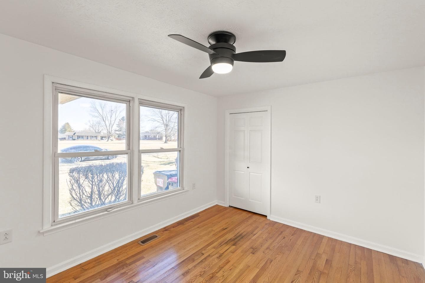 120 Amelia Avenue photo 26