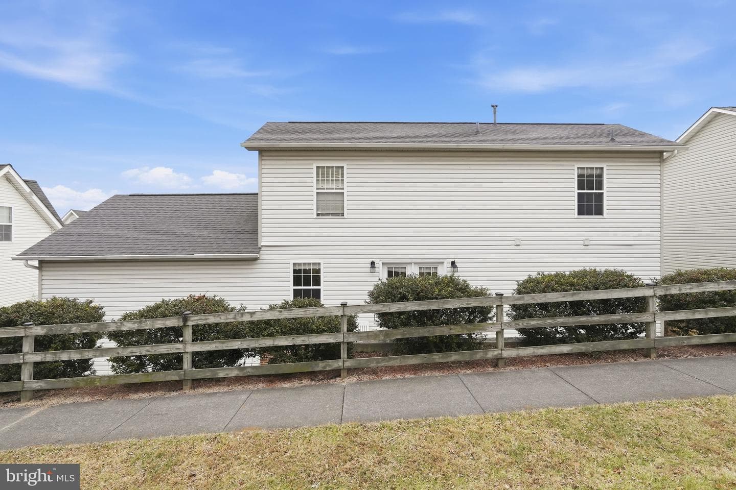 110 Rugby Place photo 34