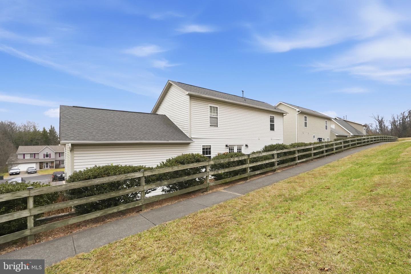 110 Rugby Place photo 35