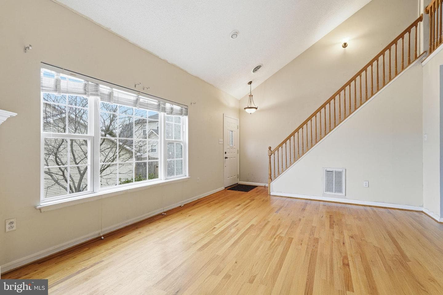 110 Rugby Place photo 4