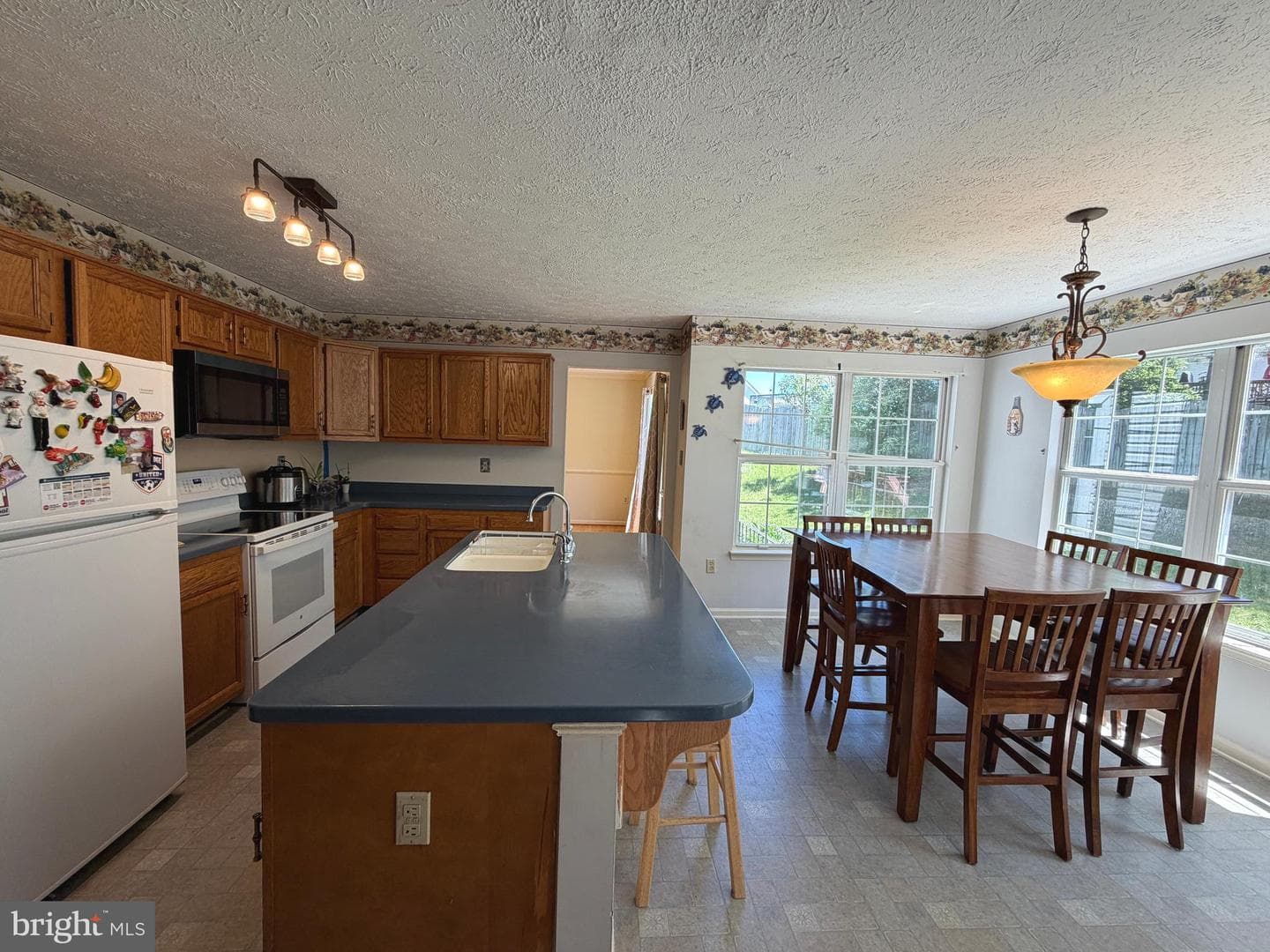 407 Tamarack Circle photo 11