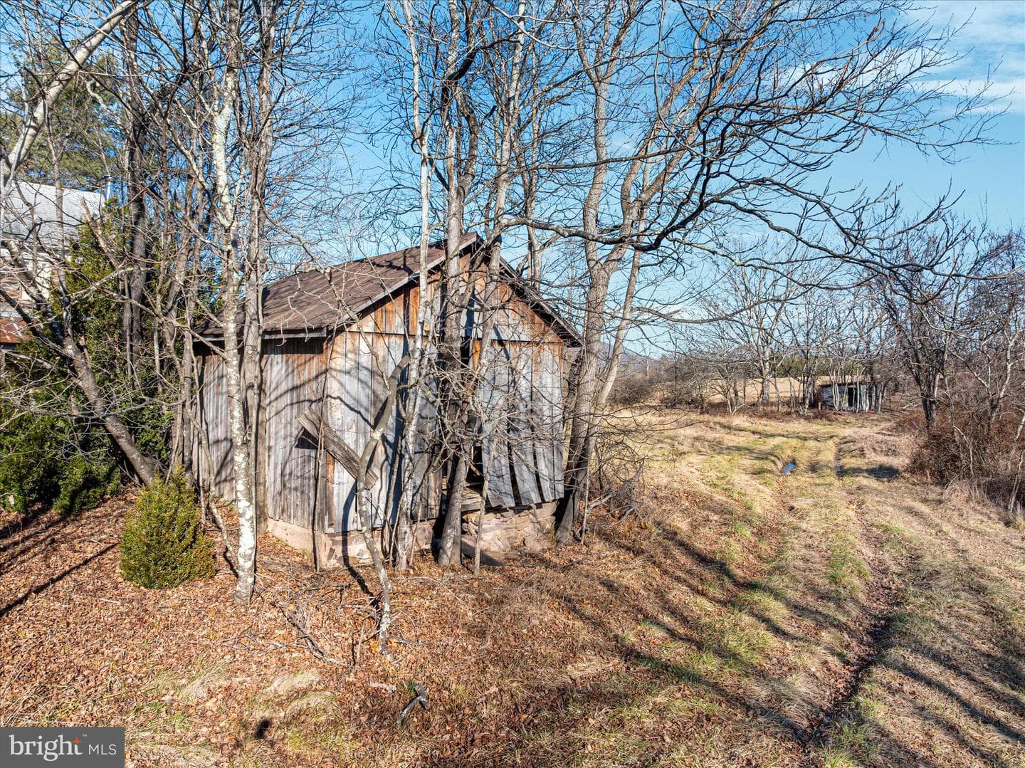 1990 Collinsville Road photo 19