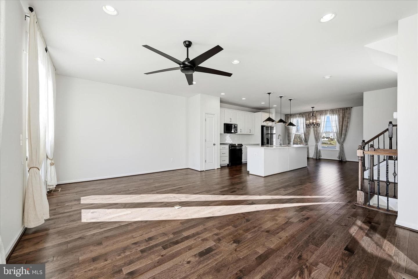 156 Solara Drive photo 19