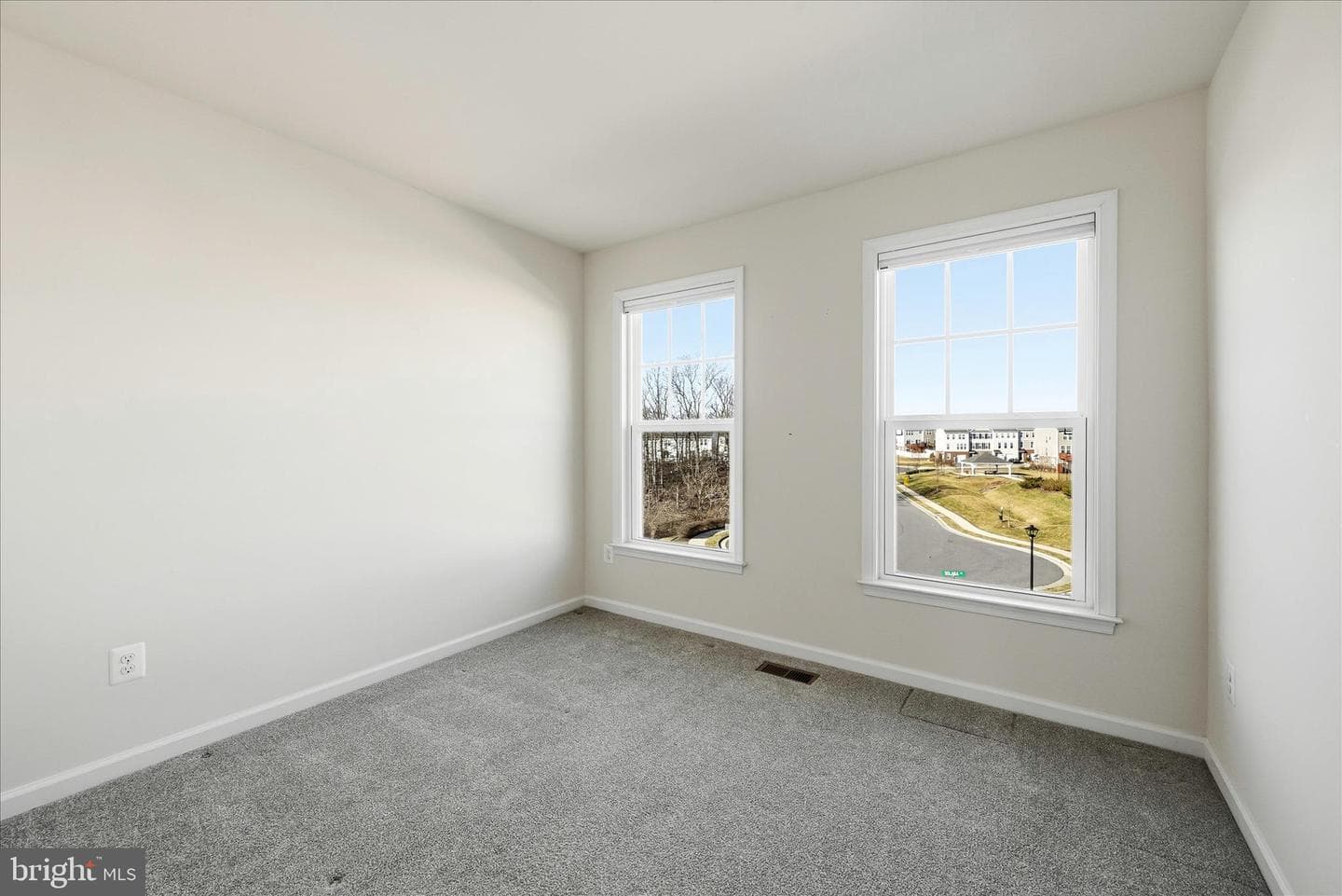 156 Solara Drive photo 39