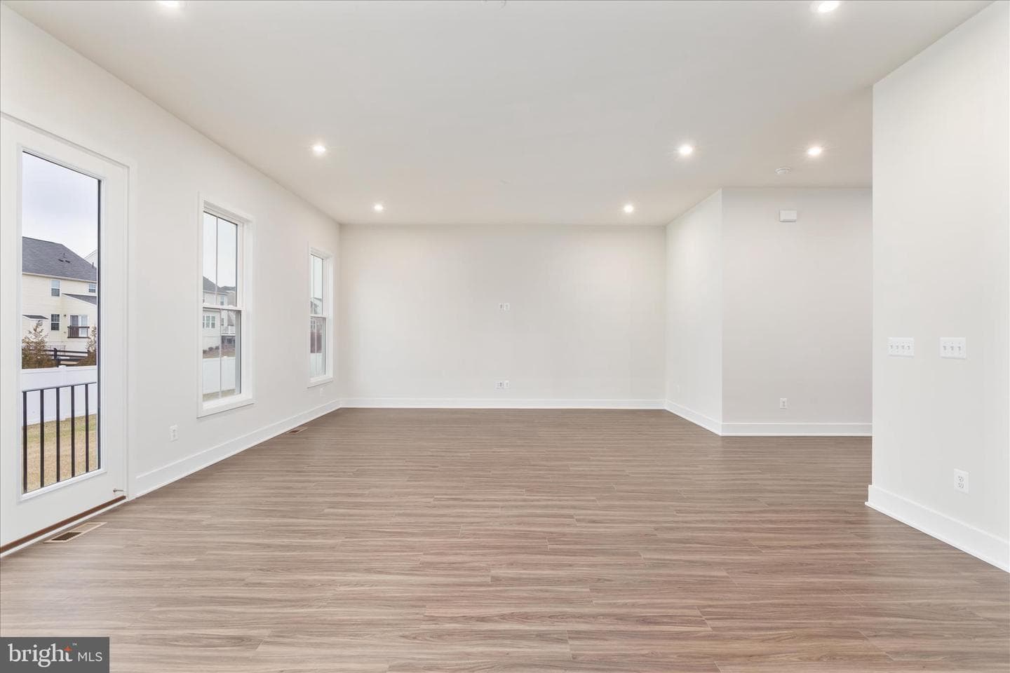 114 Heyford Drive photo 10
