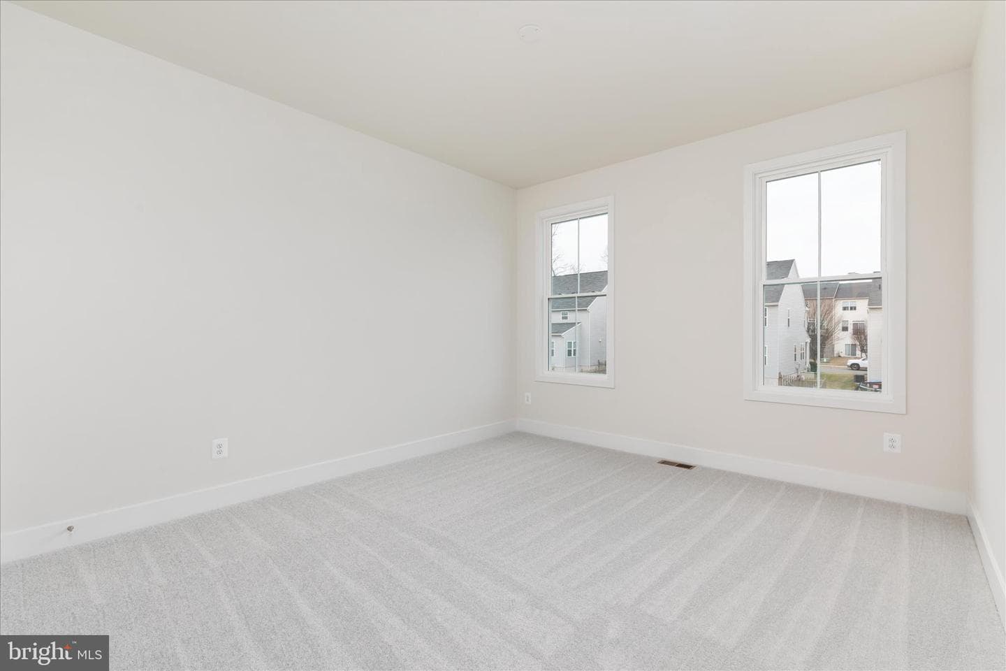 114 Heyford Drive photo 31