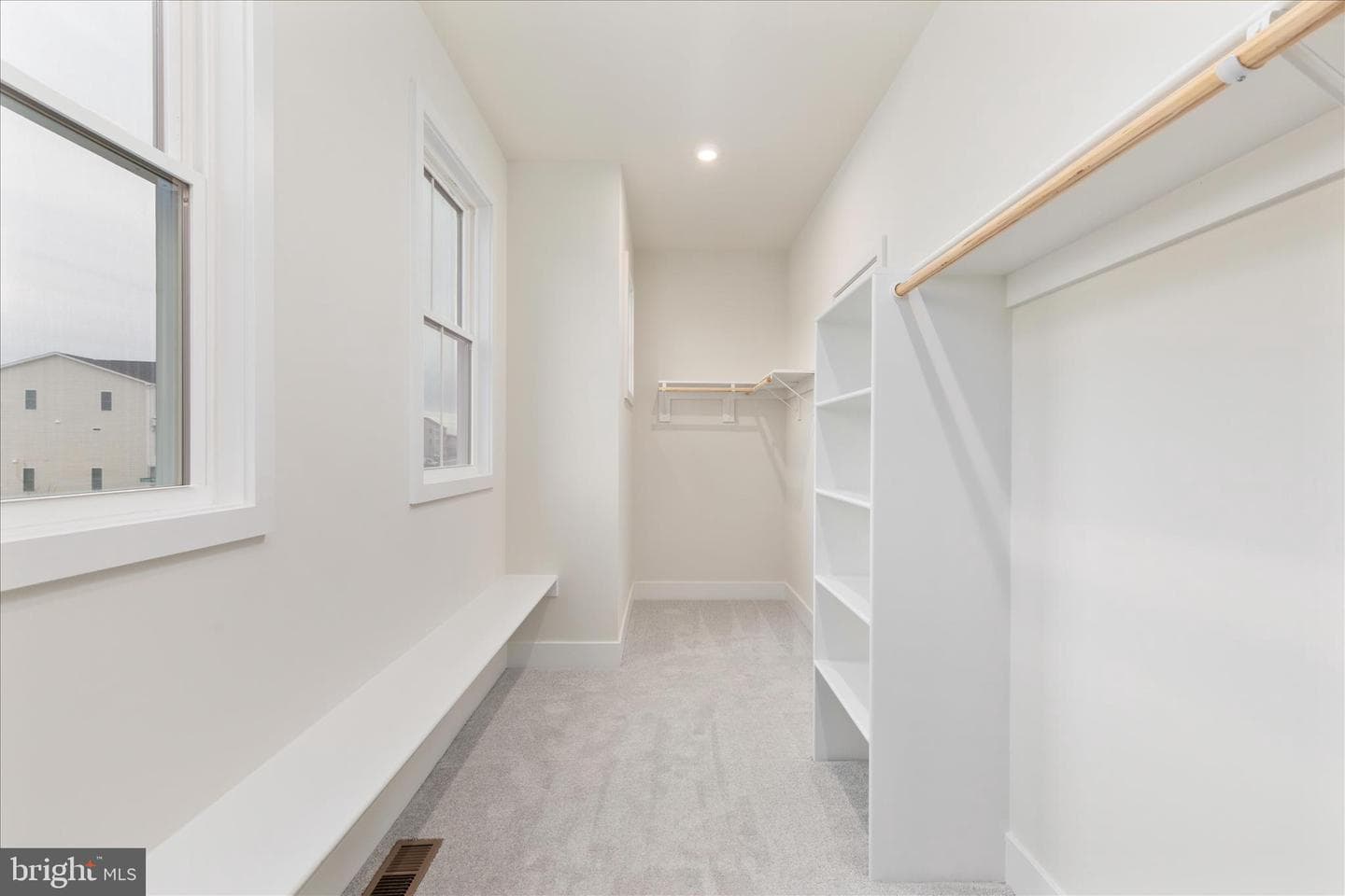 114 Heyford Drive photo 42