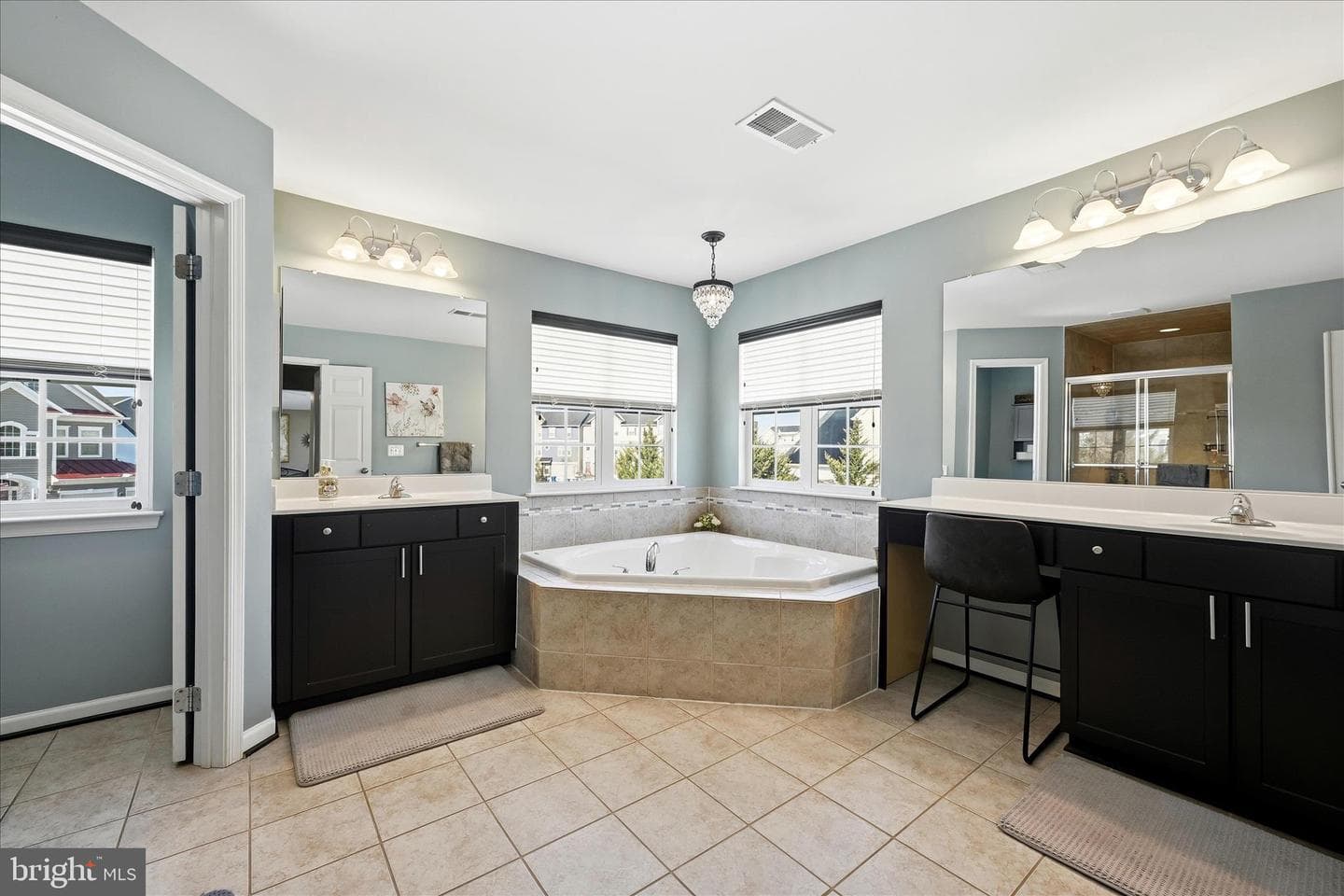 105 Garret Court photo 36