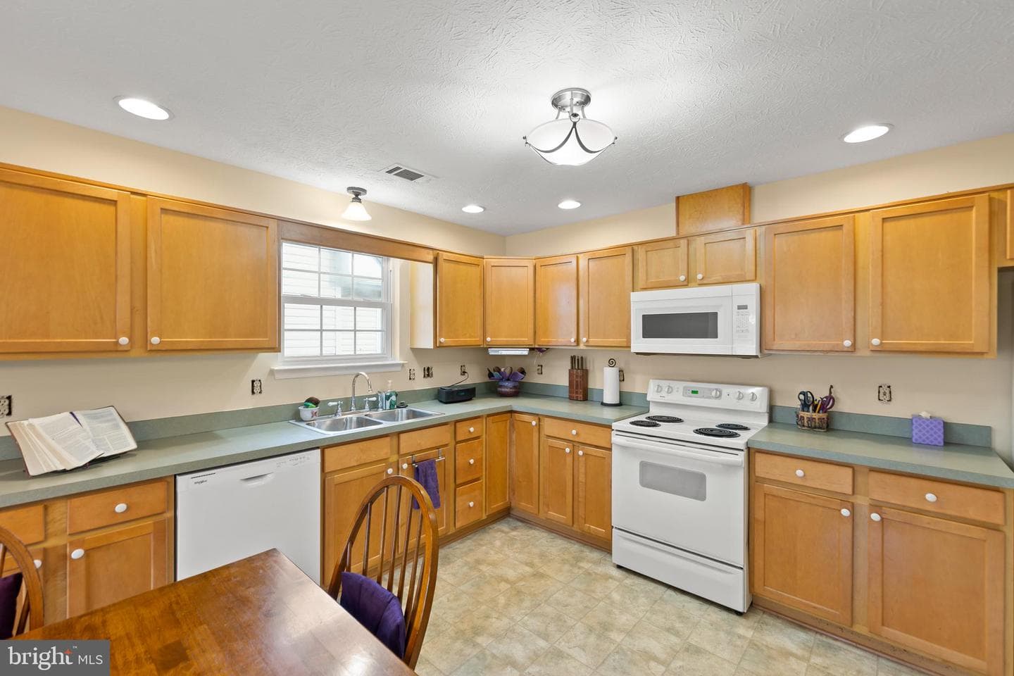 209 Cranberry Court photo 2