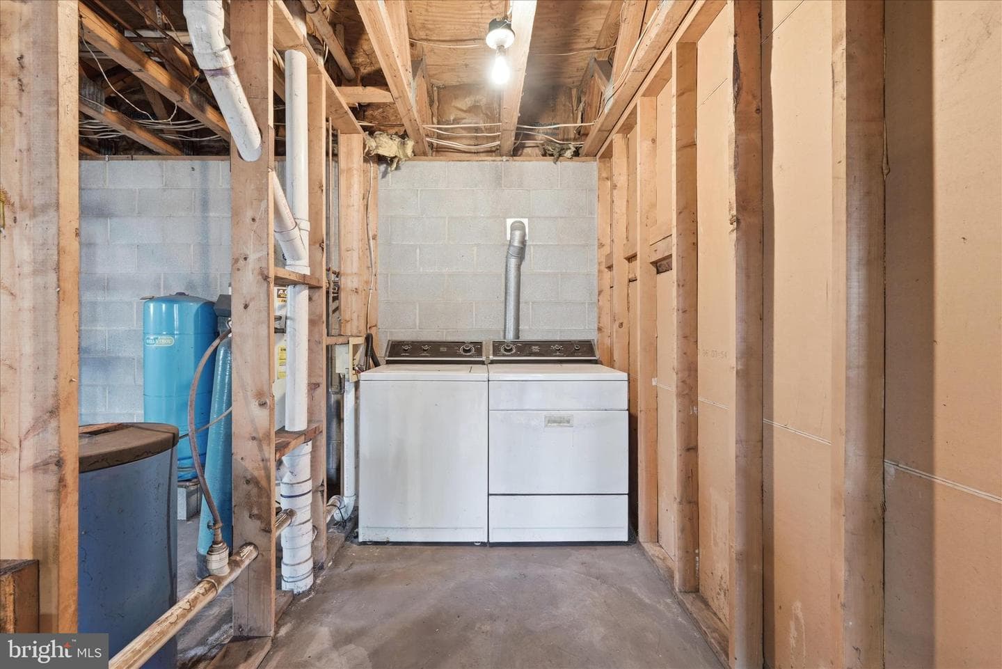128 Charmwood Lane photo 36