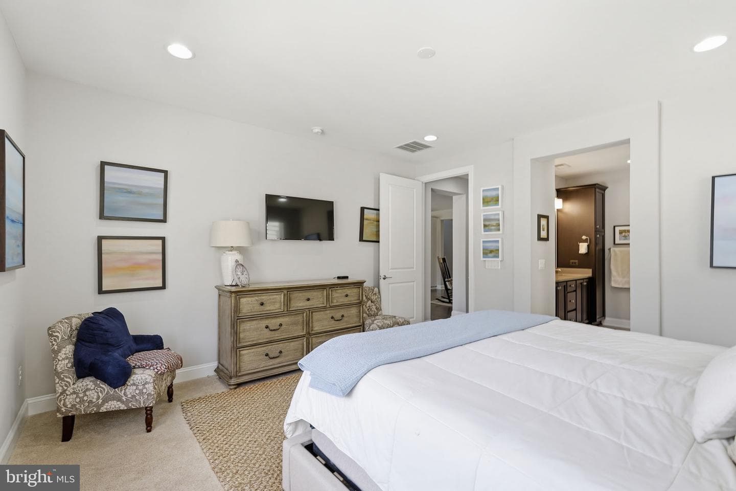 104 Grosbeak Court photo 16