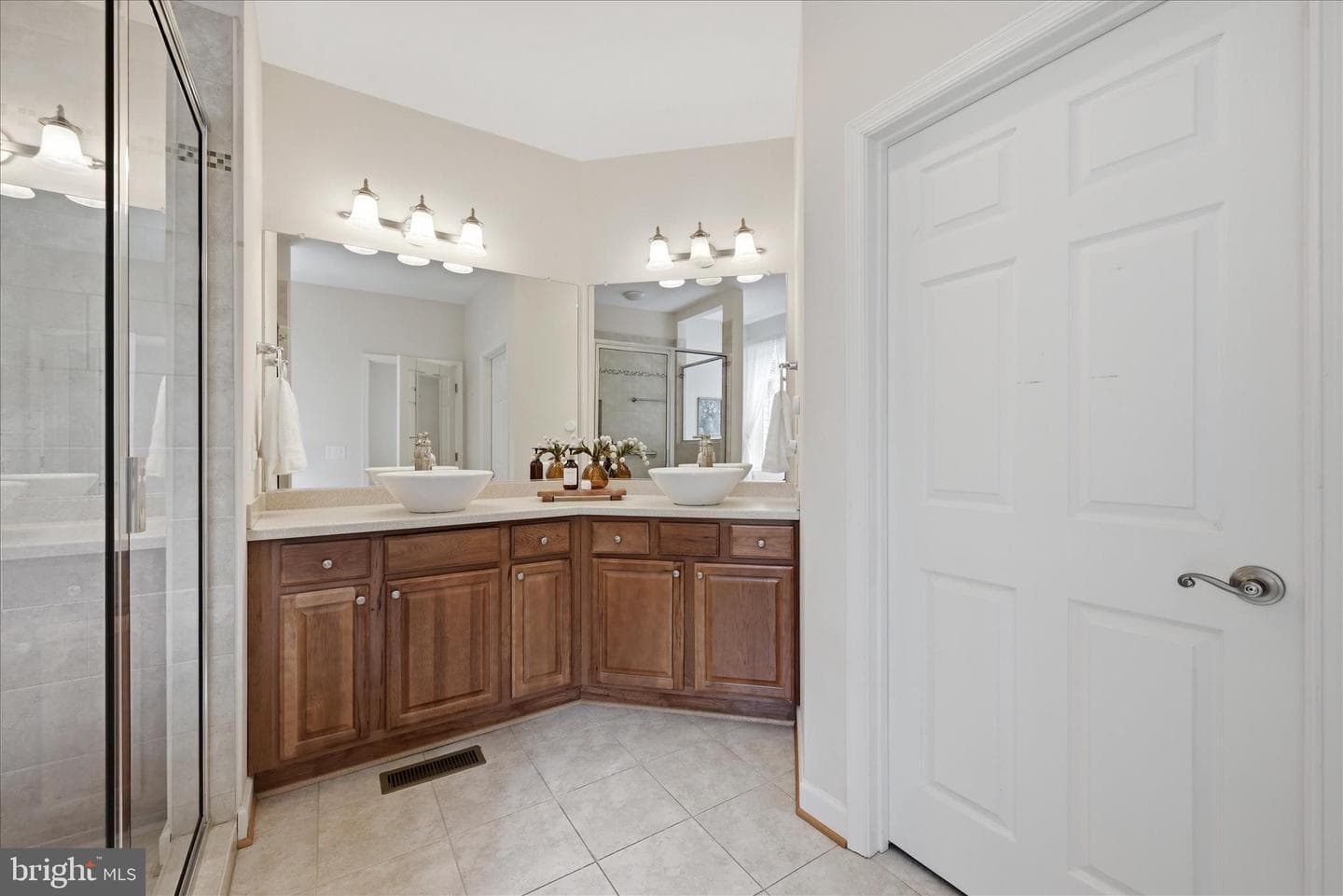 103 Bleeding Heart Drive photo 19