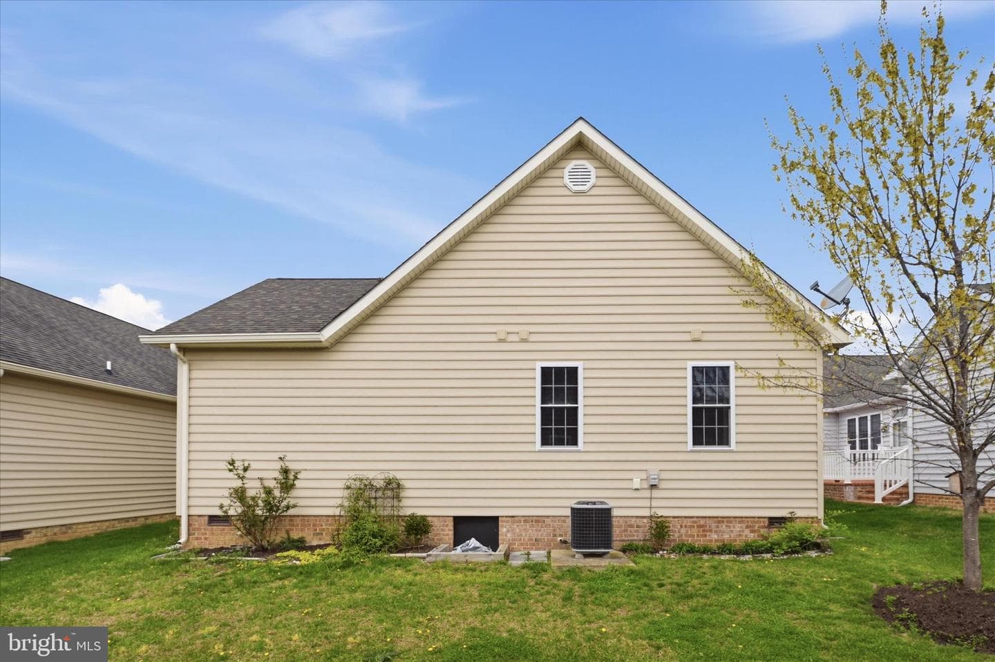 103 Bleeding Heart Drive photo 36