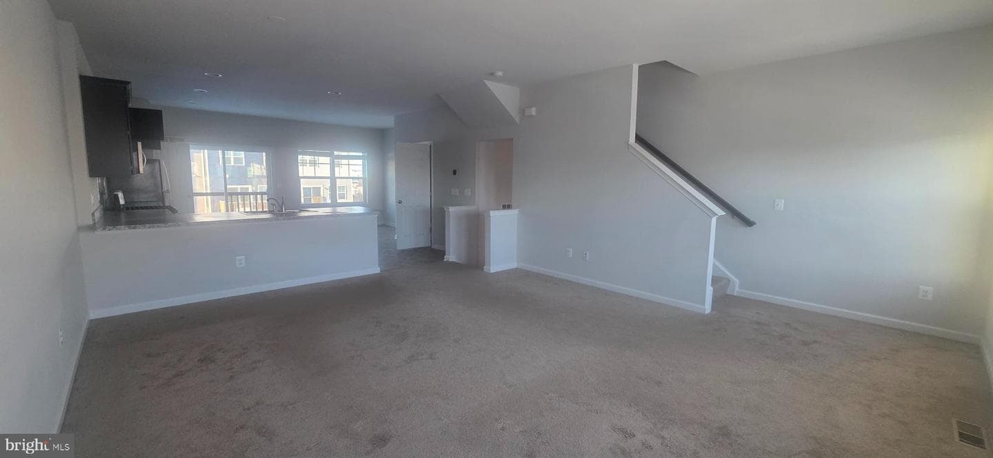 496 Parkland Drive photo 10