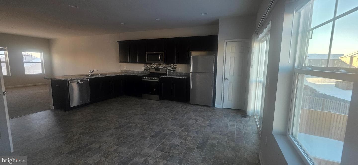496 Parkland Drive photo 14