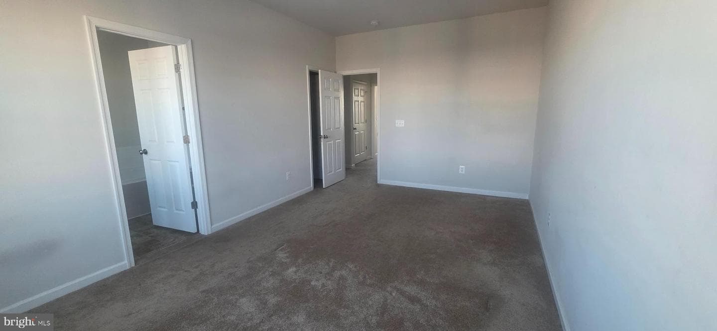 496 Parkland Drive photo 18