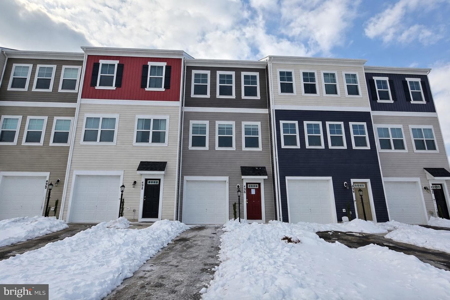 496 Parkland Drive photo 2