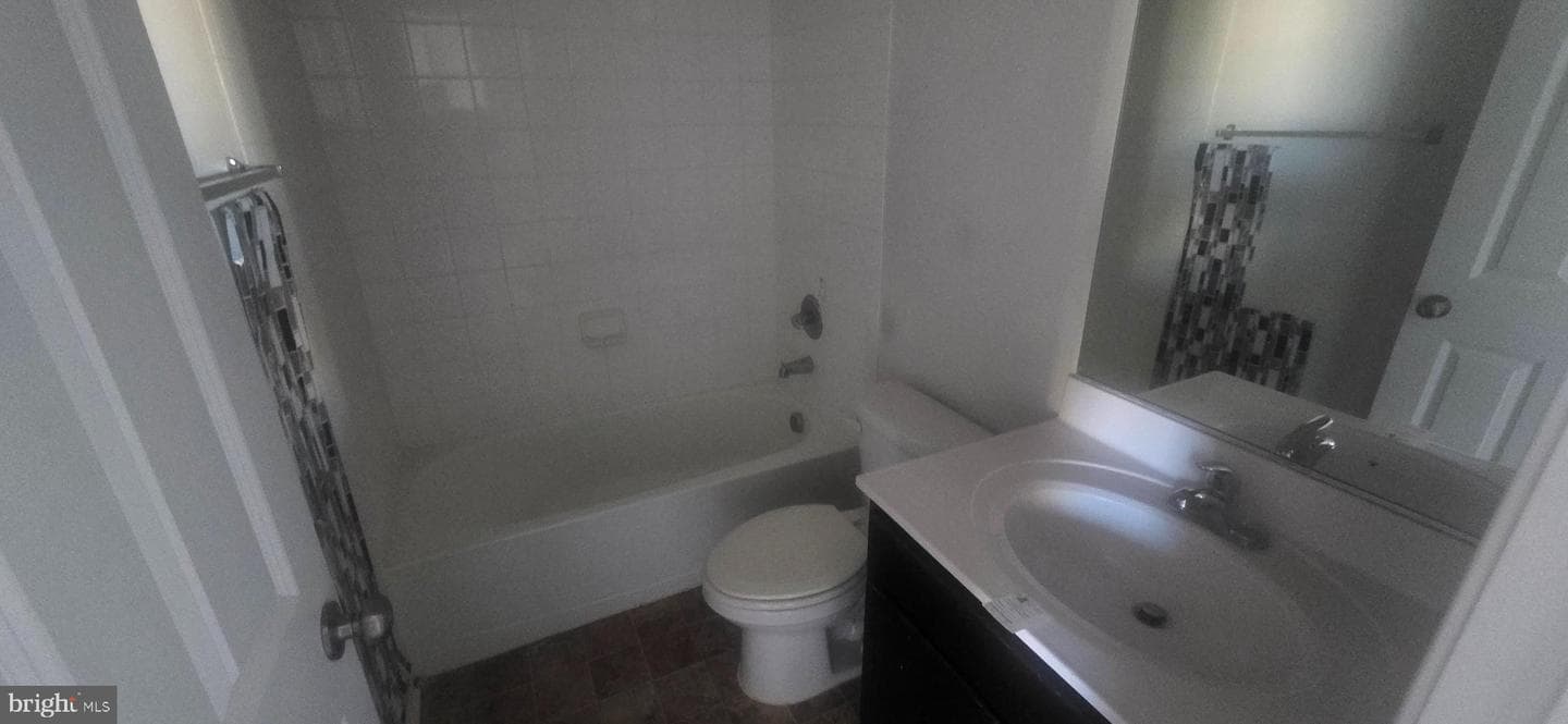 496 Parkland Drive photo 21