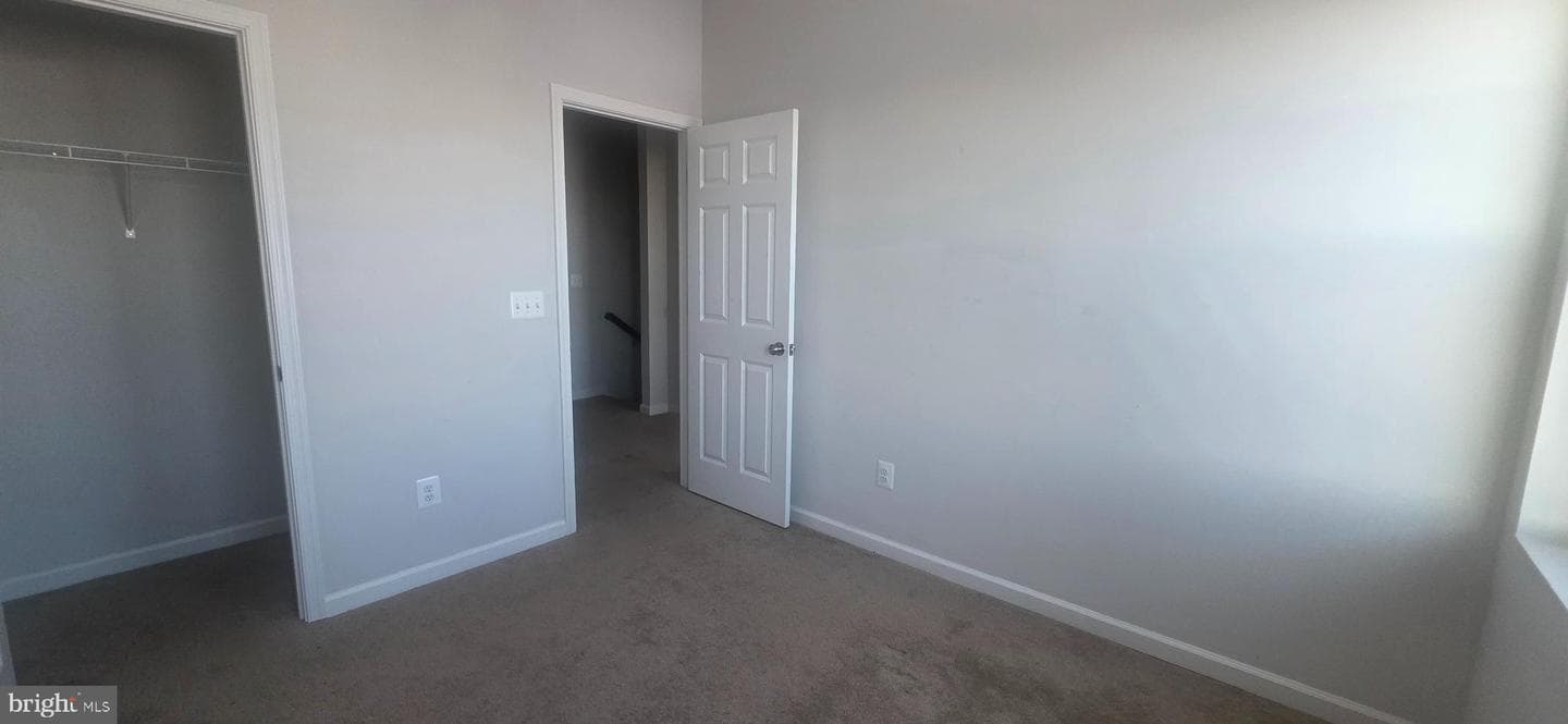 496 Parkland Drive photo 25