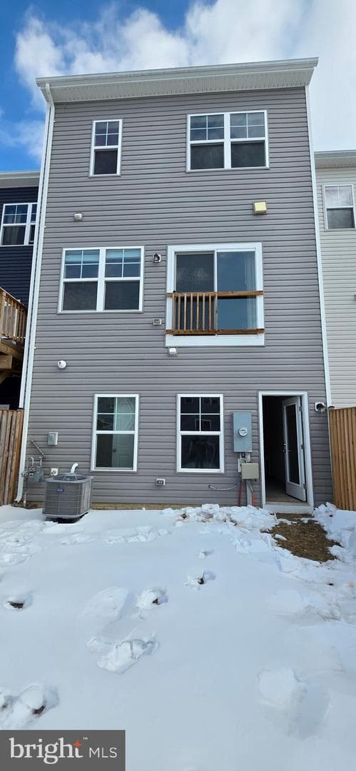 496 Parkland Drive photo 3