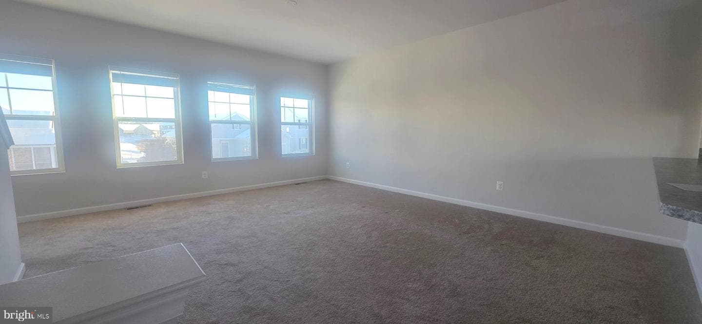 496 Parkland Drive photo 8