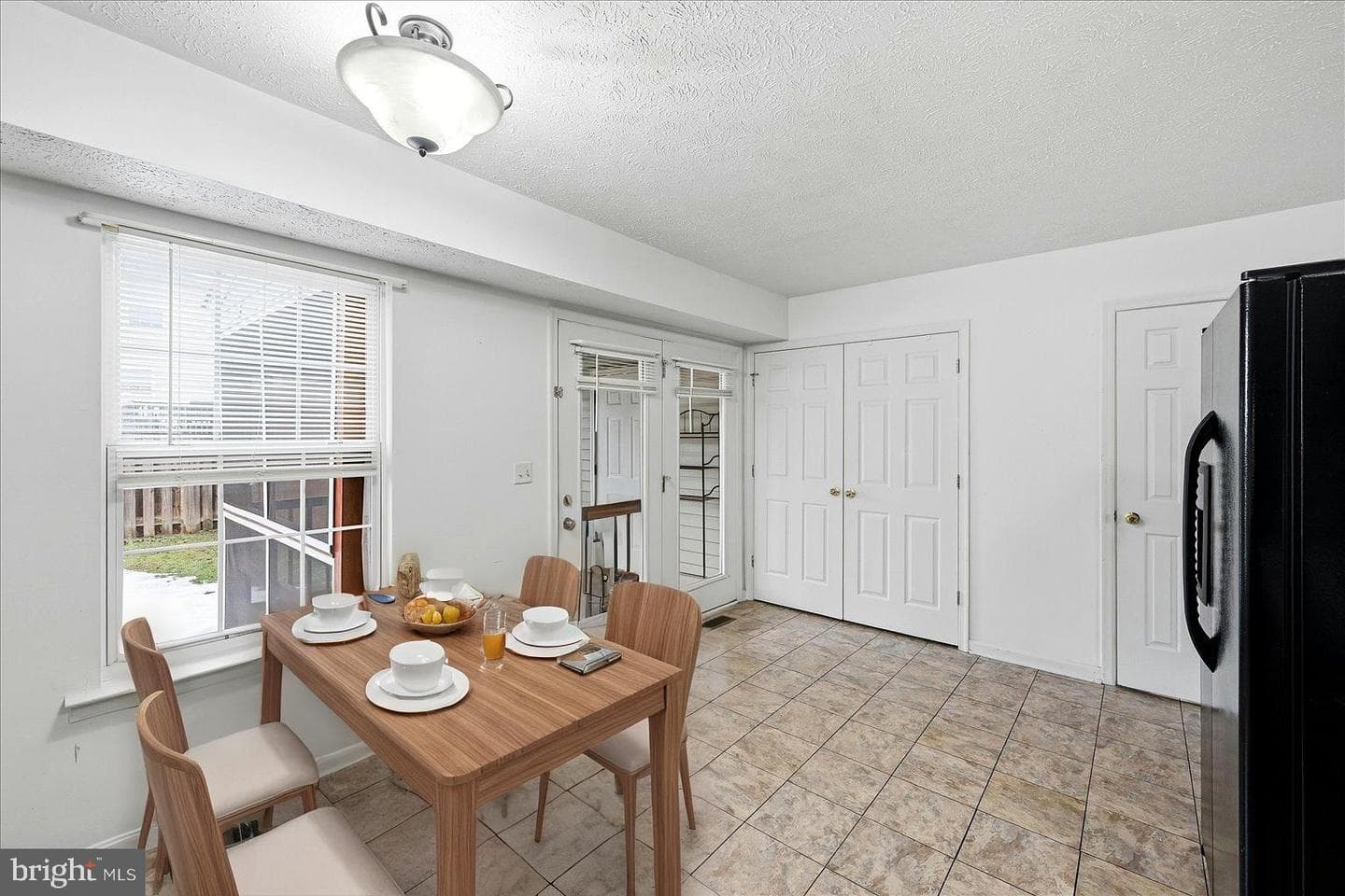 425 Surrey Club Lane photo 11