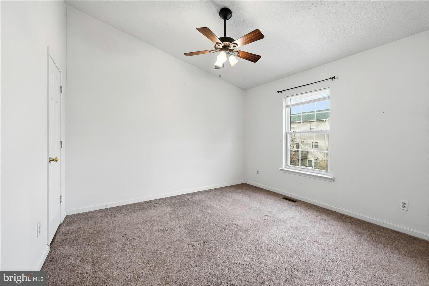 425 Surrey Club Lane photo 18