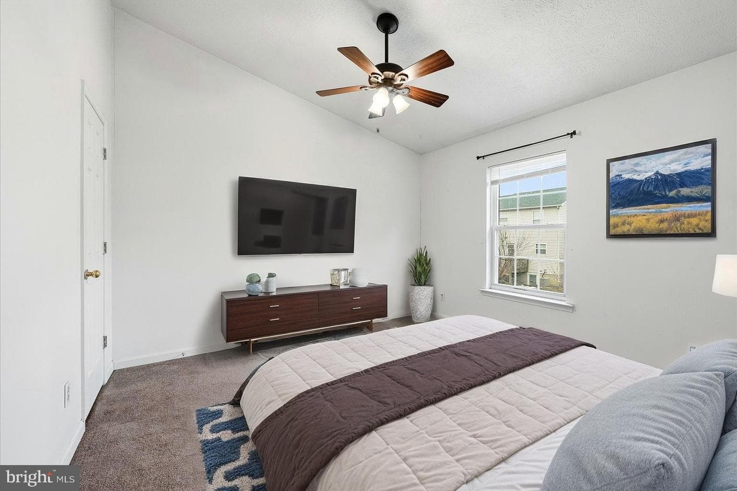 425 Surrey Club Lane photo 20