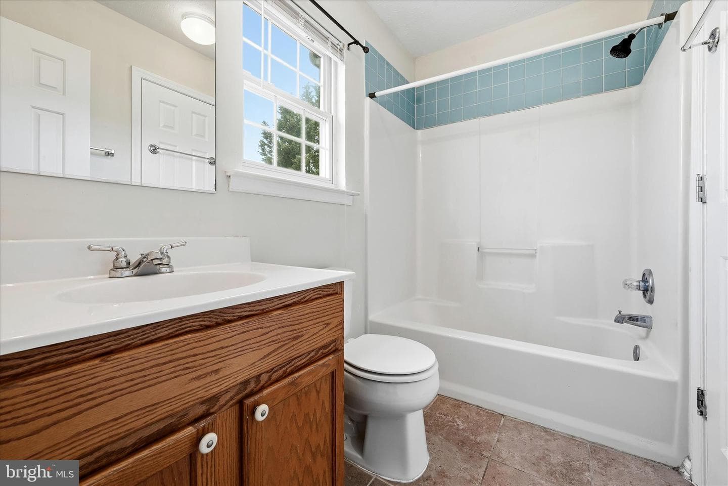 425 Surrey Club Lane photo 27
