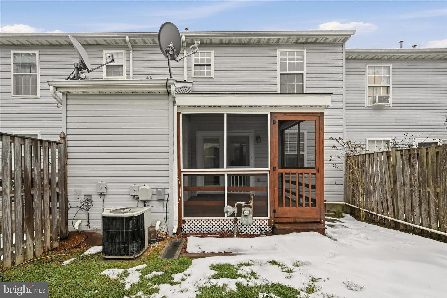 425 Surrey Club Lane photo 33