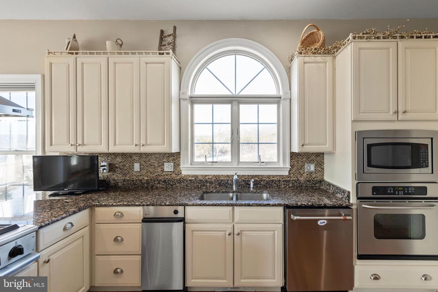 180 Isaac Drive photo 14
