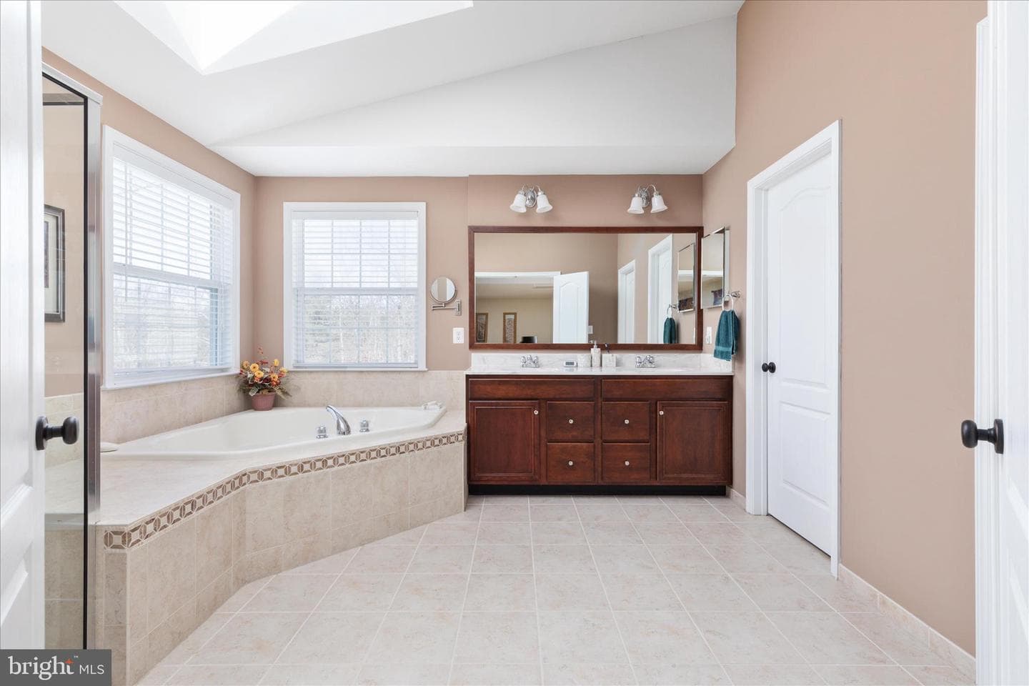 104 Heath Court photo 38