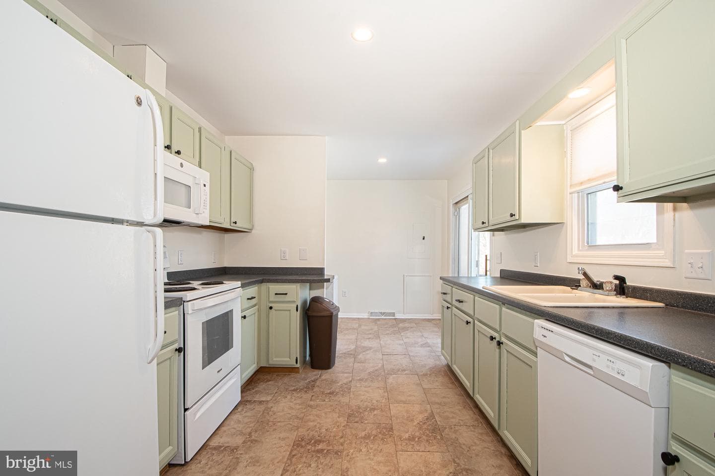 213 Woodrow Road photo 11