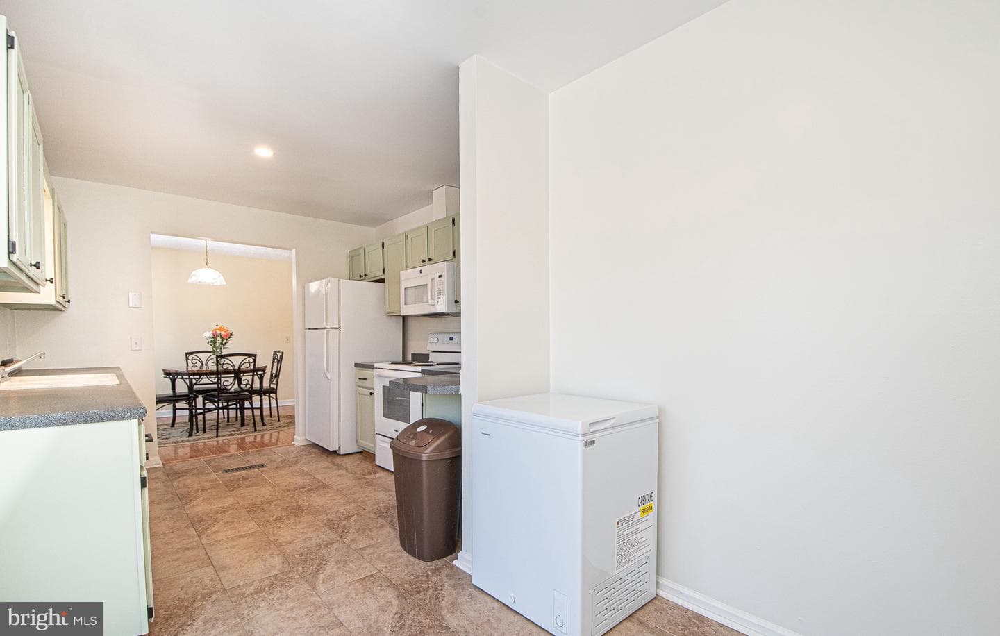 213 Woodrow Road photo 15