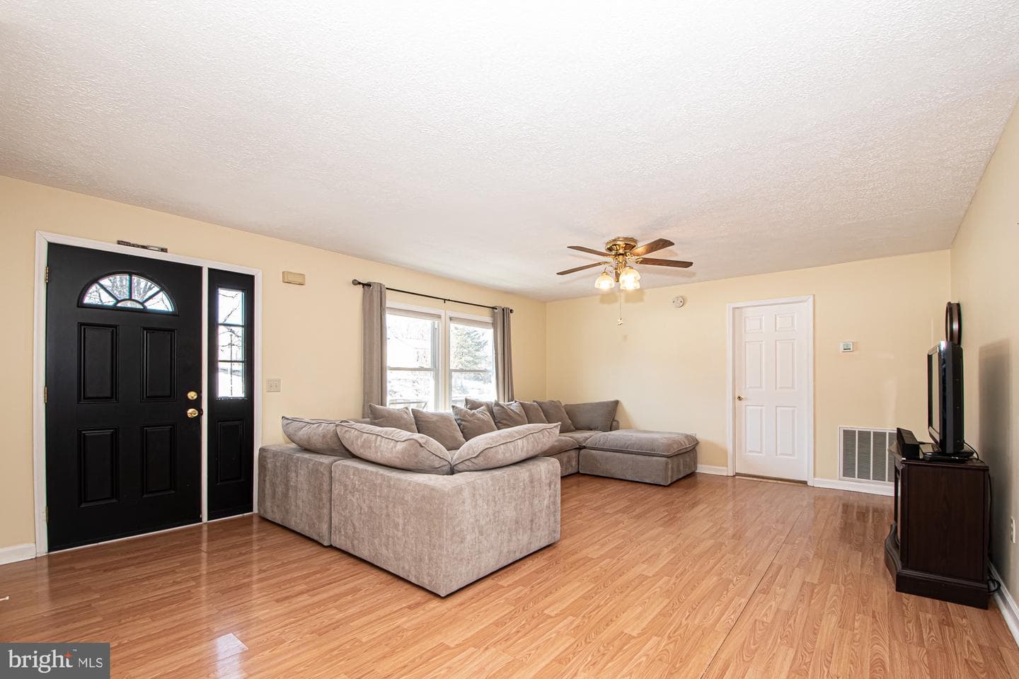 213 Woodrow Road photo 6