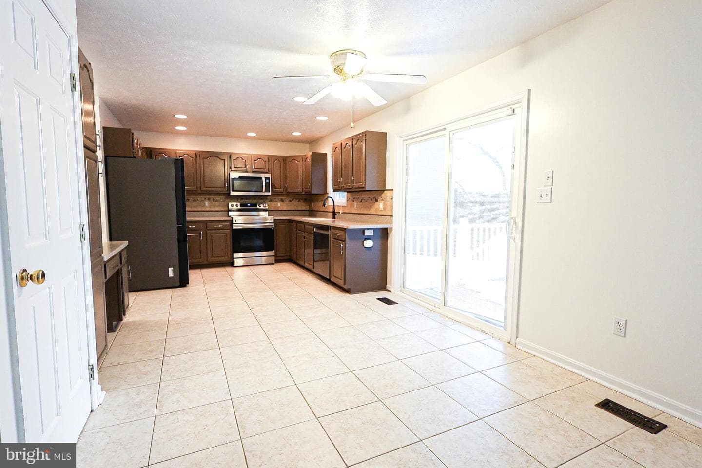 117 Whipp Drive photo 6