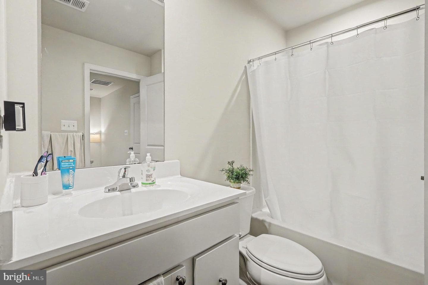137 Kensington Circle photo 14