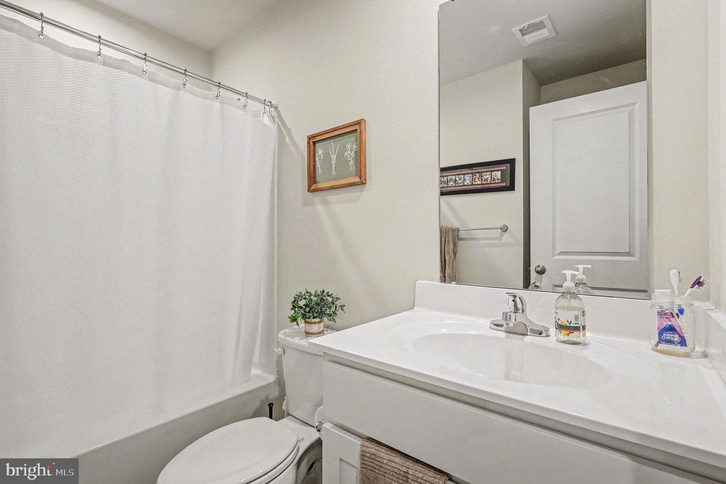 137 Kensington Circle photo 17