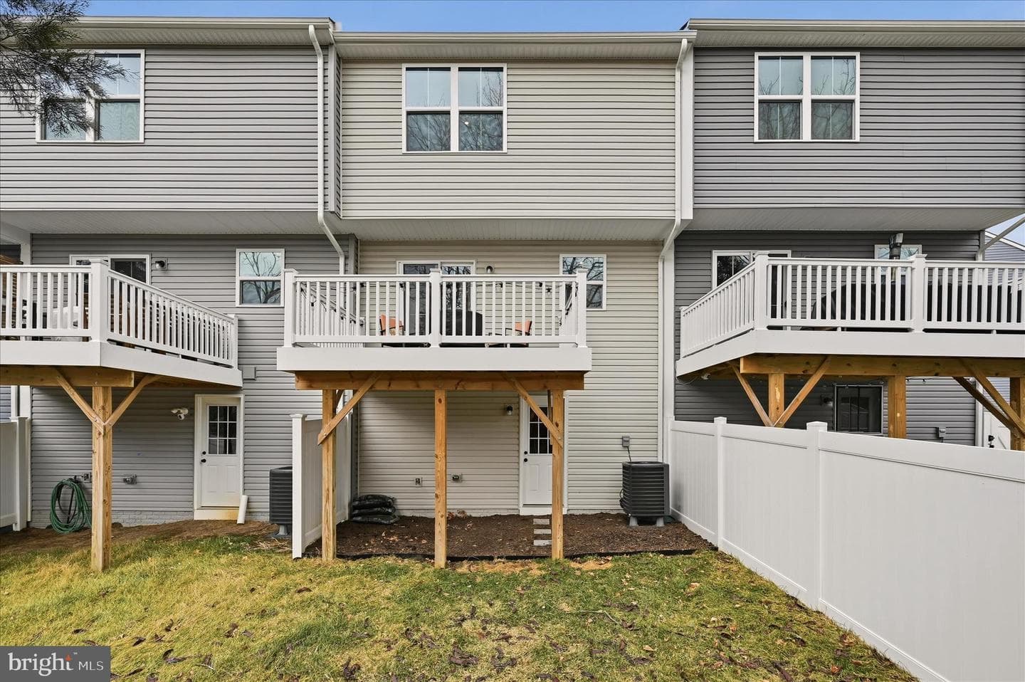 119 Kensington Circle photo 2