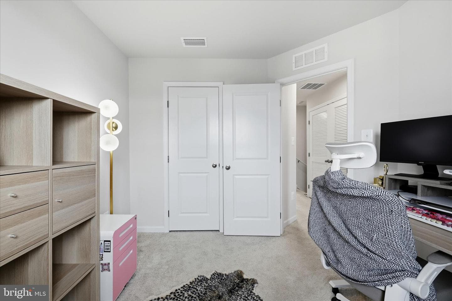 119 Kensington Circle photo 25