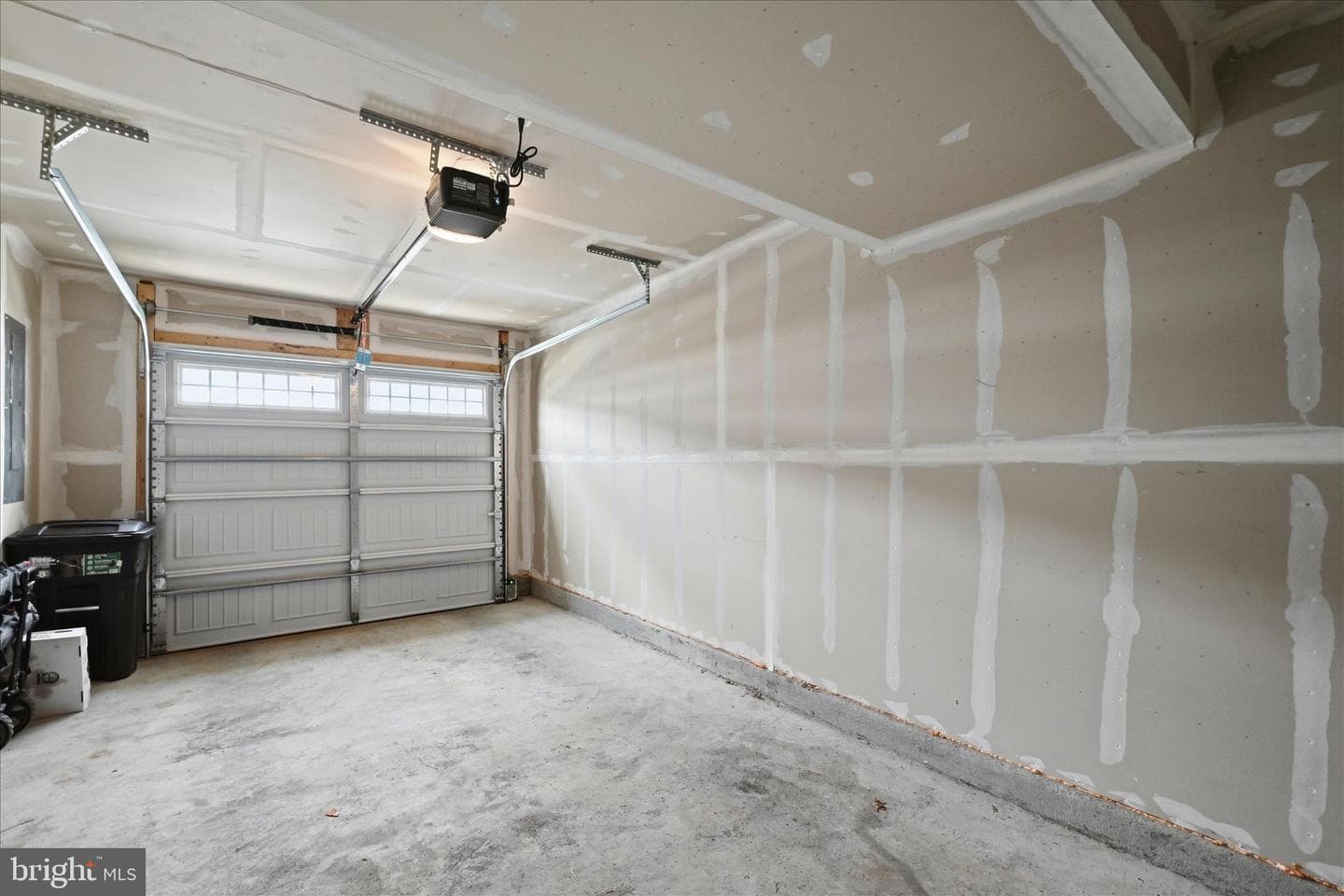 119 Kensington Circle photo 32