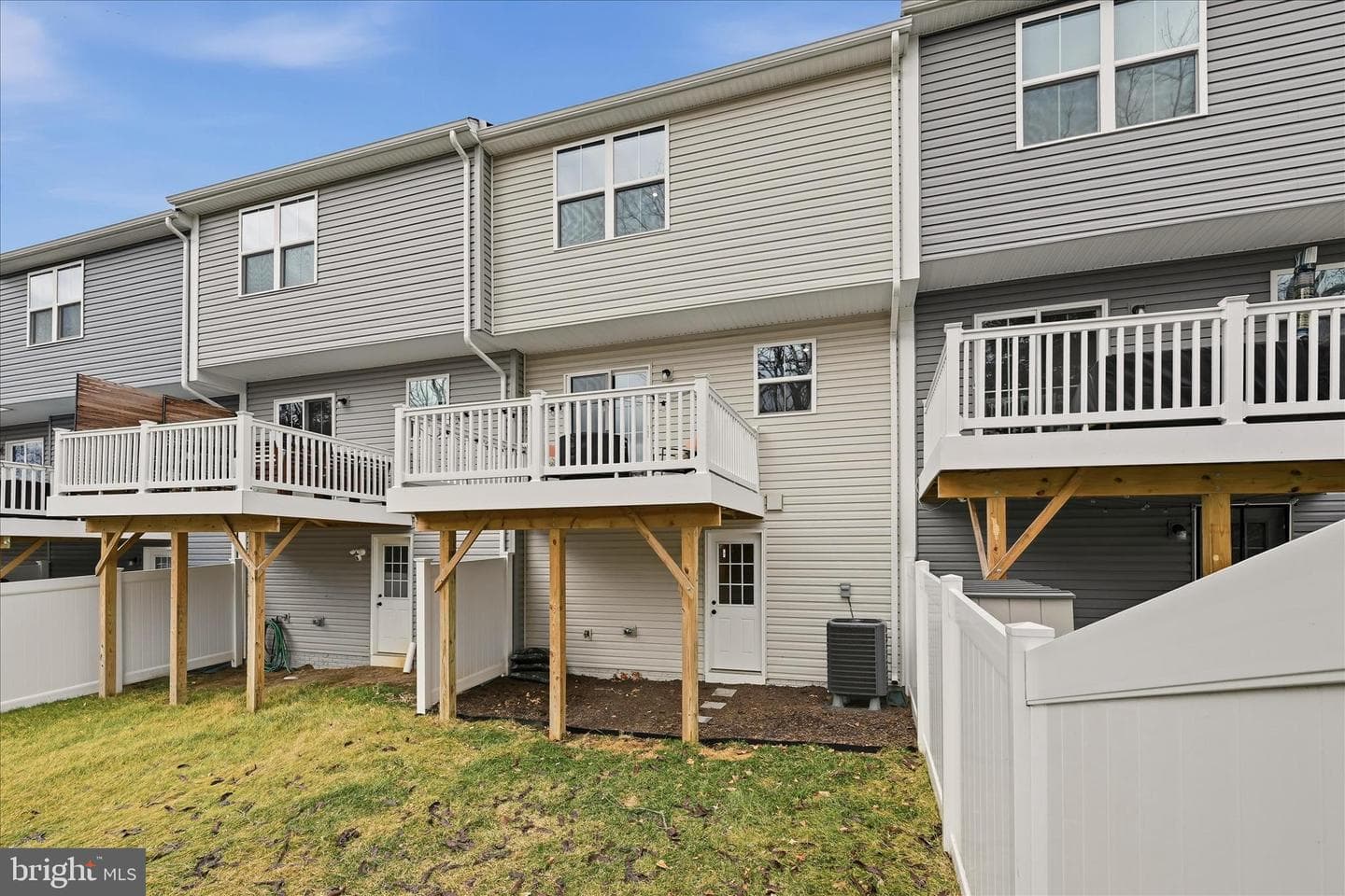 119 Kensington Circle photo 39