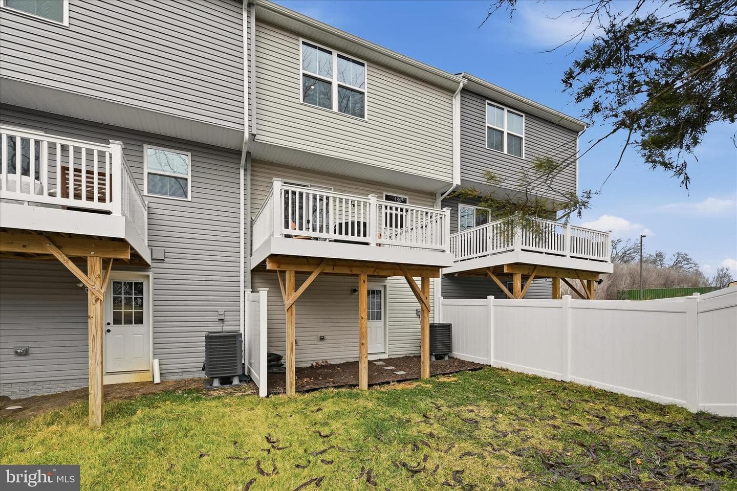 119 Kensington Circle photo 40