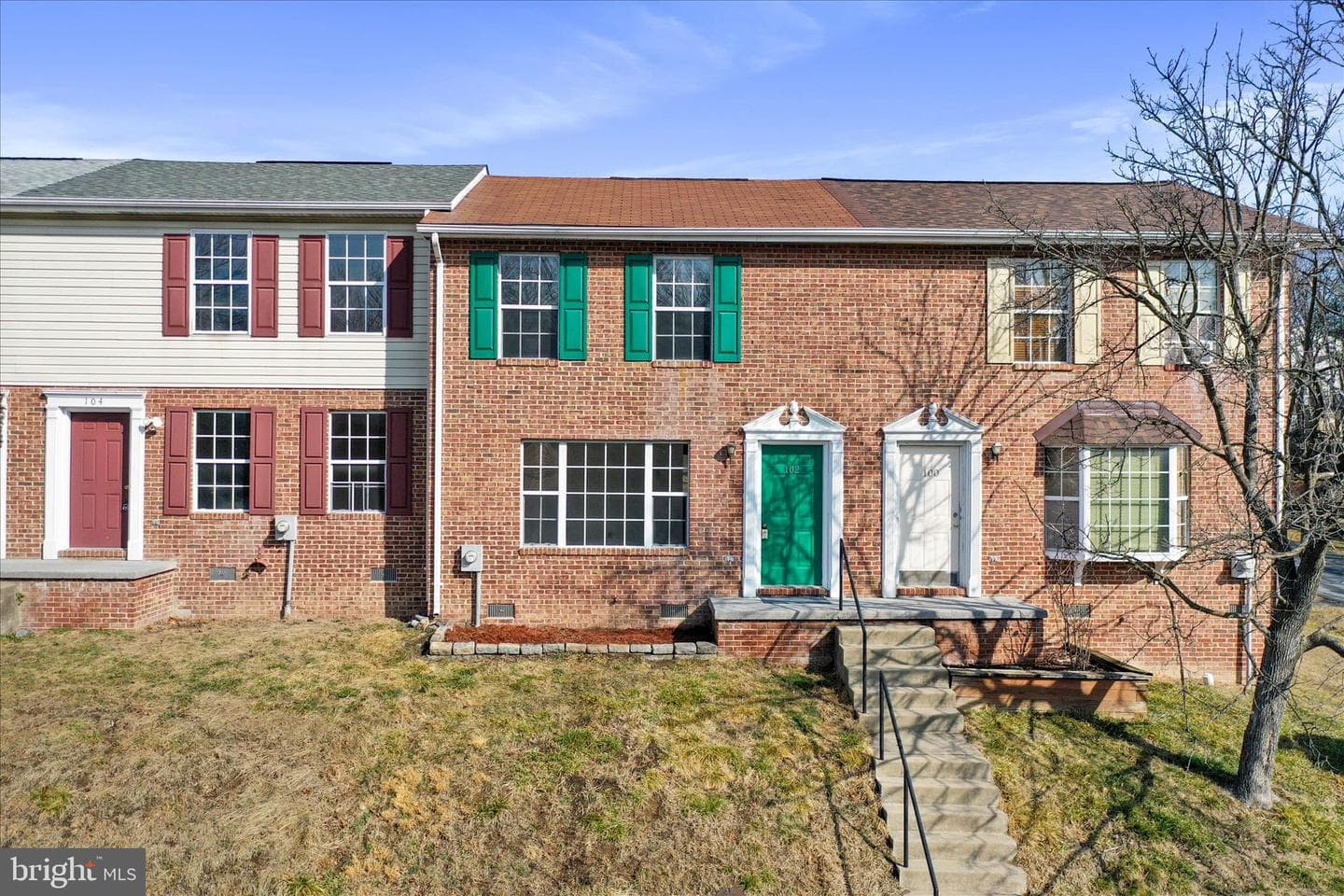 102 Waterford Lane photo 2