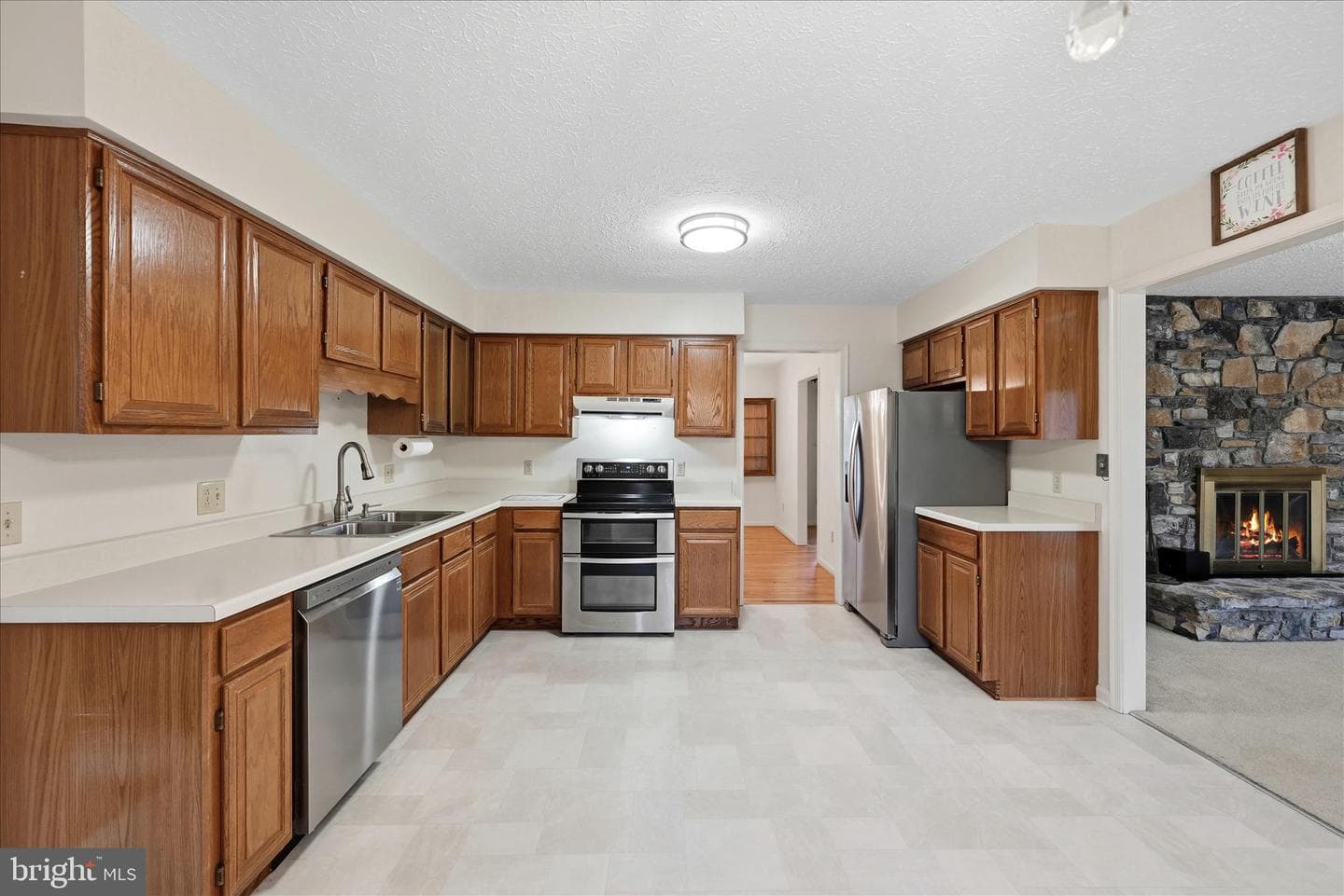 138 Gloucester Drive photo 17